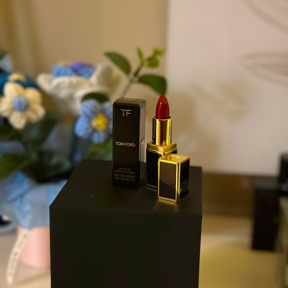 NEW Tom Ford Mini Runway Lip Color #16 Scarlet Rouge - Picture 1 of 7